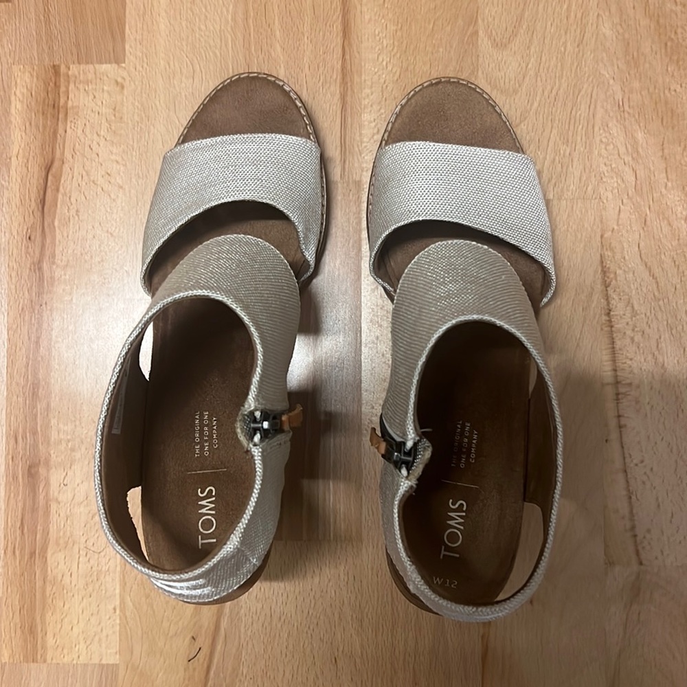 Brand new Toms Women’s Majorca Cutout Sandal size 12 color natural